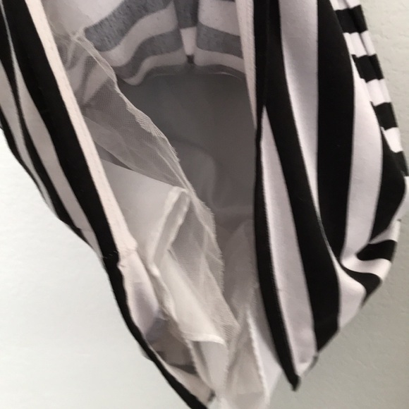 🖤BEATLE JUICE INSPIRED DRESS BLACK, WHITE STRIPES EXCELLENT CONDITION SIZE 6 - Picture 4 of 7